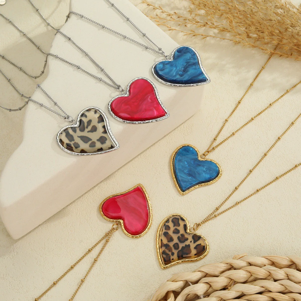 Wholesale Fashionable Retro Leopard Print Heartshaped Stainless Steel Electroplated Women's Pendant Necklace - Image 2