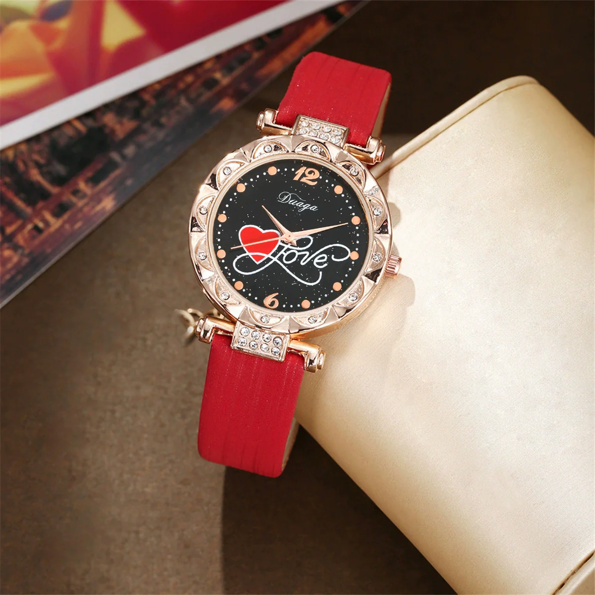 Wholesale Female Casual Retro Watch With Imitation Leather Strap Alloy Case Round Dial And Metal Buckle - Image 2