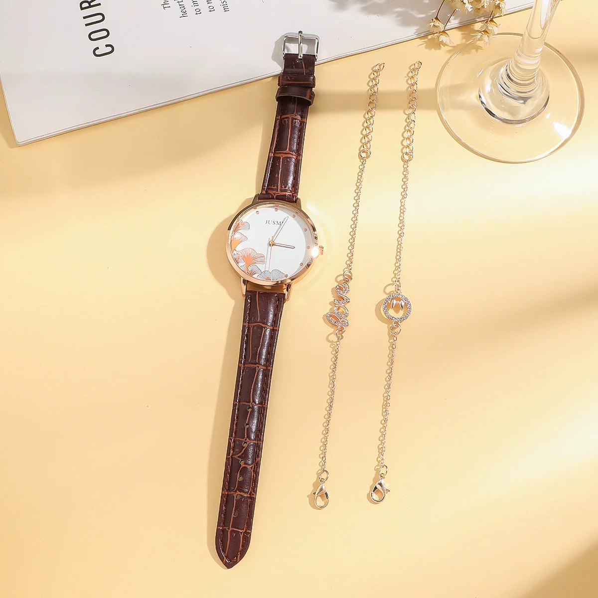 Wholesale Female Medieval Retro Gift Set With Alloy Belt Watch And Bracelet Oval Dial - Image 3