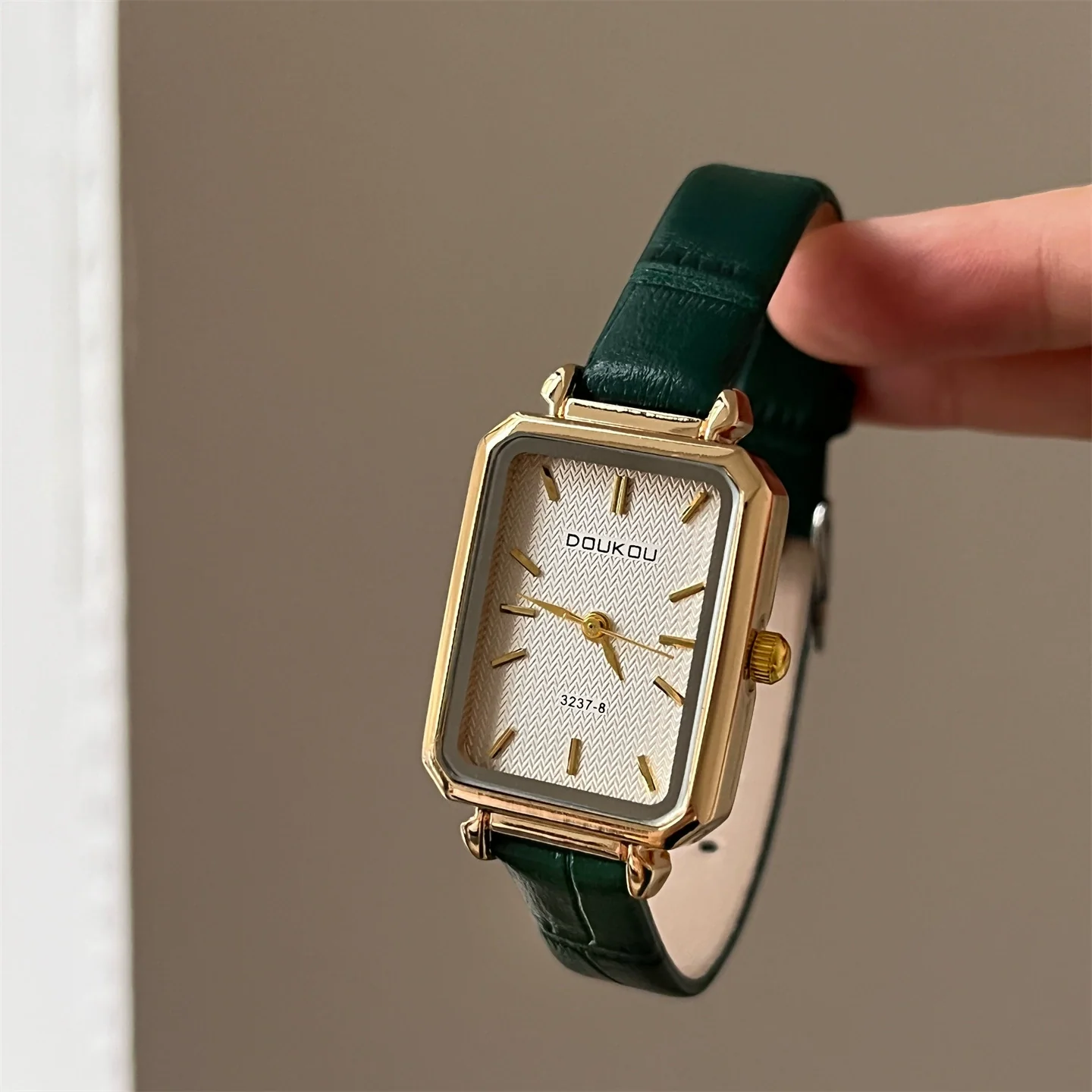 Wholesale Female Student Belt Watch Alloy Rectangle Pin Buckle Style Simple Fashion Elegant - Image 2