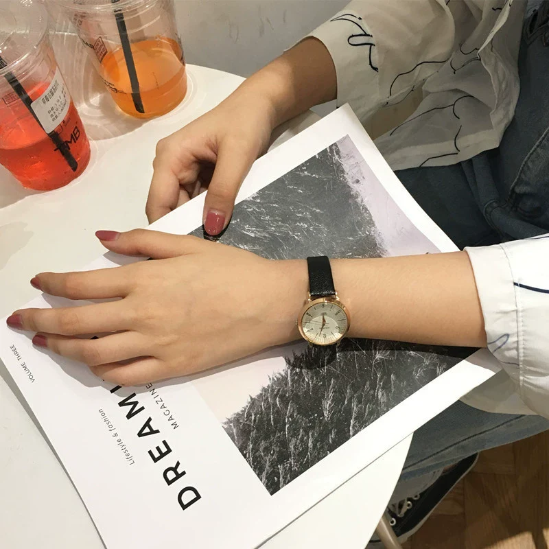Wholesale Female Student Casual Retro Genuine And Imitation Leather Round Dial Quartz Watch With Alloy Case And Stainless Steel Clasp - Image 2