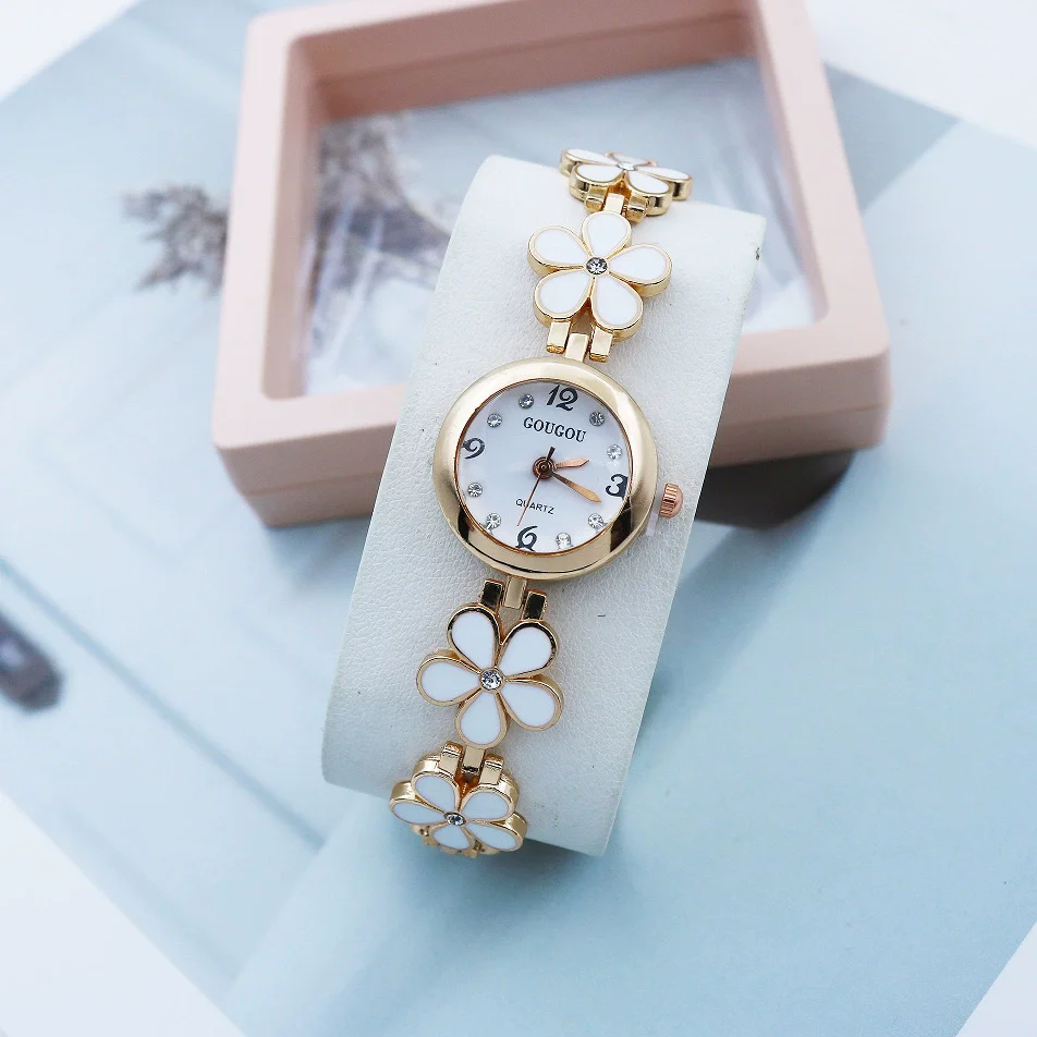 Wholesale Female Student Fashionable Alloy Bracelet Watch With Round Dial And Printed Logo - Image 7