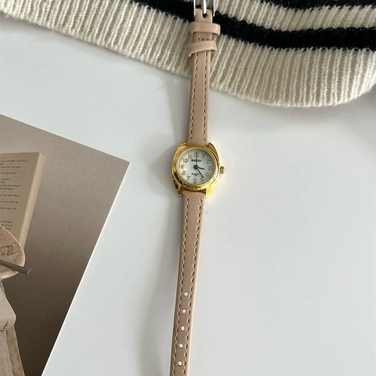 Wholesale Female Student Mini Round Quartz Watch With Metal Case Stainless Steel Buckle And Pu Strap Vintage Artistic Medieval Style - Image 2