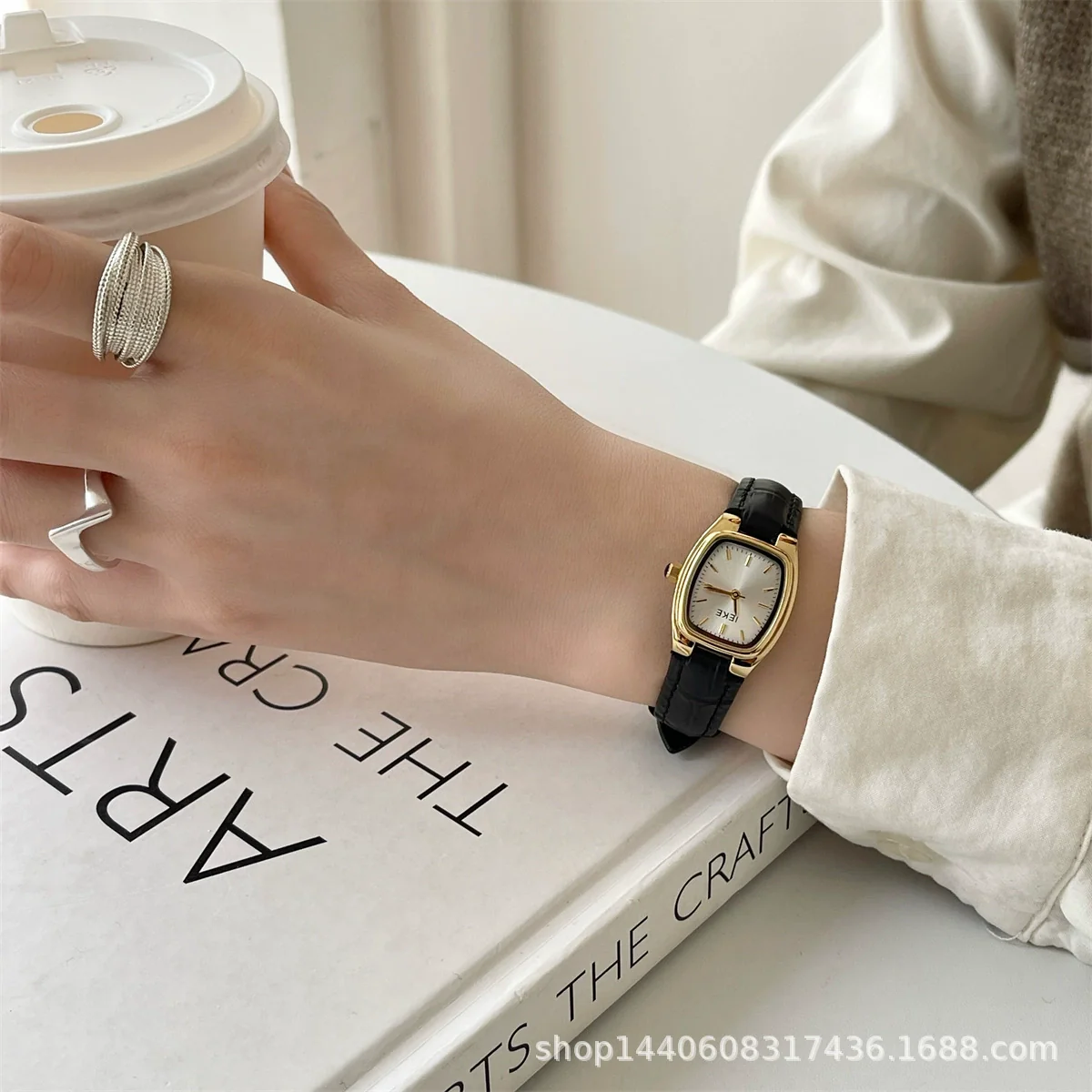 Wholesale Female Student Watch Metal Antique Style Simple Retro Allmatch - Image 2
