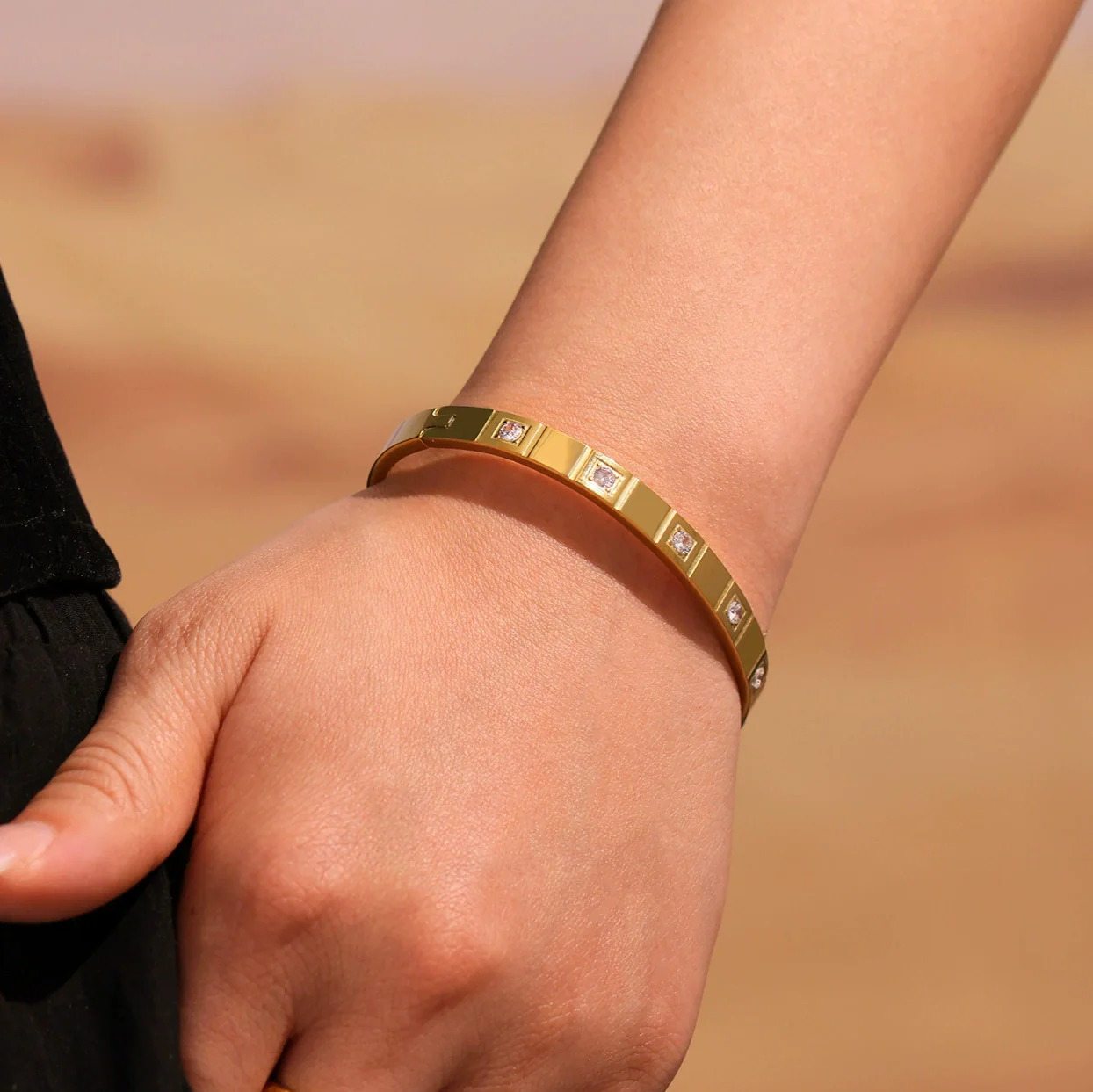 Wholesale Ferris Wheel Geometric Fashion Stainless Steel Electroplated 8K Real Gold Colorpreserving Inlaid Diamond Bracelet For Women - Image 3
