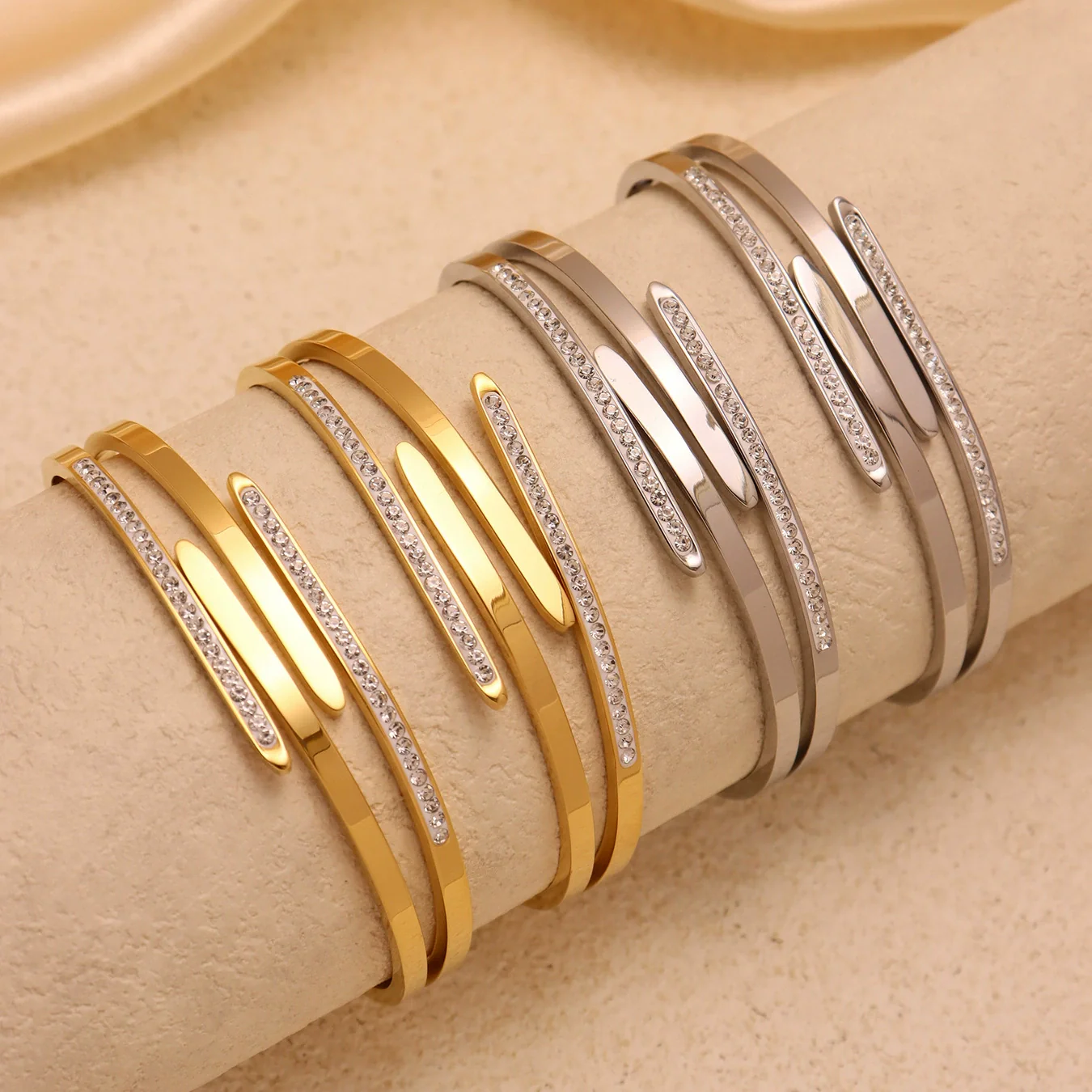 Wholesale Ferris Wheel Geometric Fashion Stainless Steel Zircon Goldplated Bracelet Hand Jewelry - Image 2