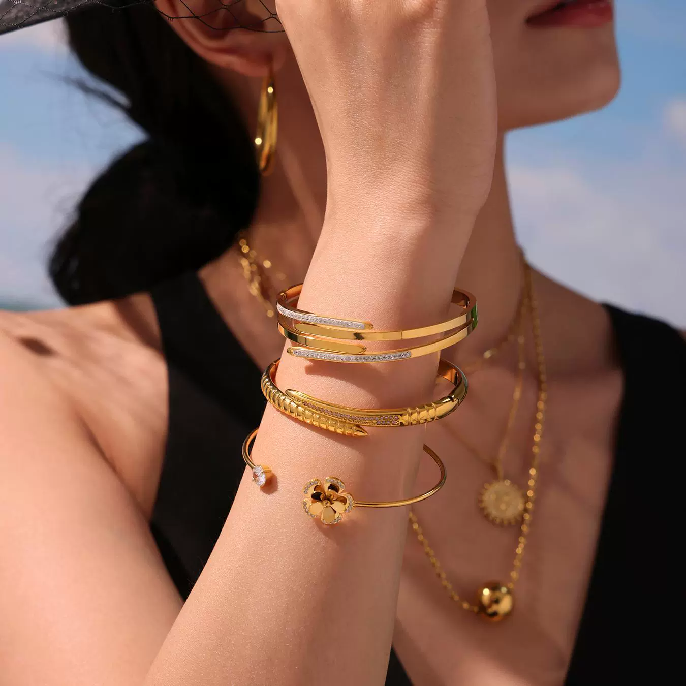 Wholesale Ferris Wheel Geometric Fashion Stainless Steel Zircon Goldplated Bracelet Hand Jewelry - Image 3
