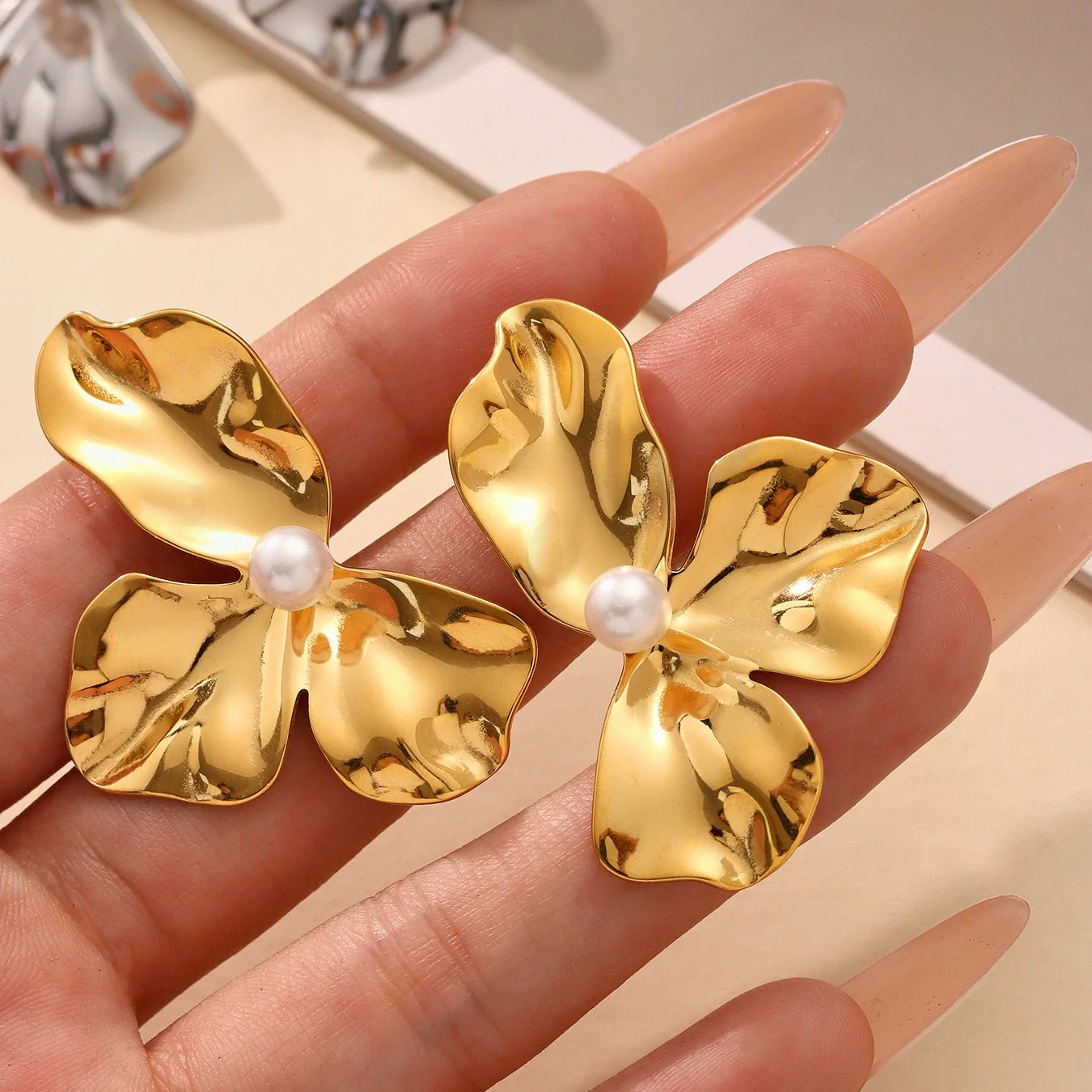 Wholesale Ferris Wheel Geometric Stainless Steel Electroplated Sunflower Petals And Shell Beads Exaggerated Earrings For Women - Image 4