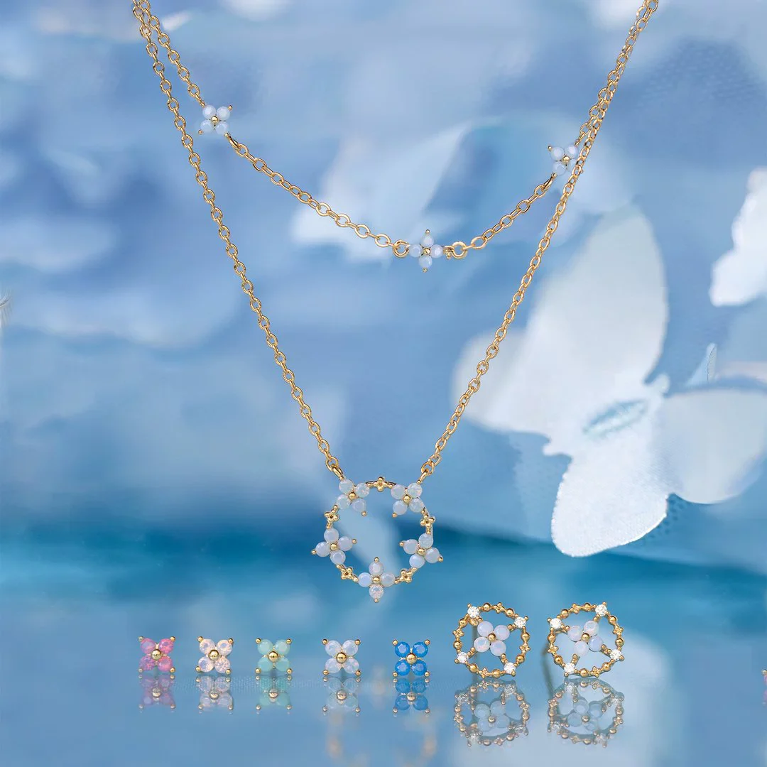 Wholesale Flower Style Brass Plated 18K Gold Color Pendant Necklace For Women - Image 2