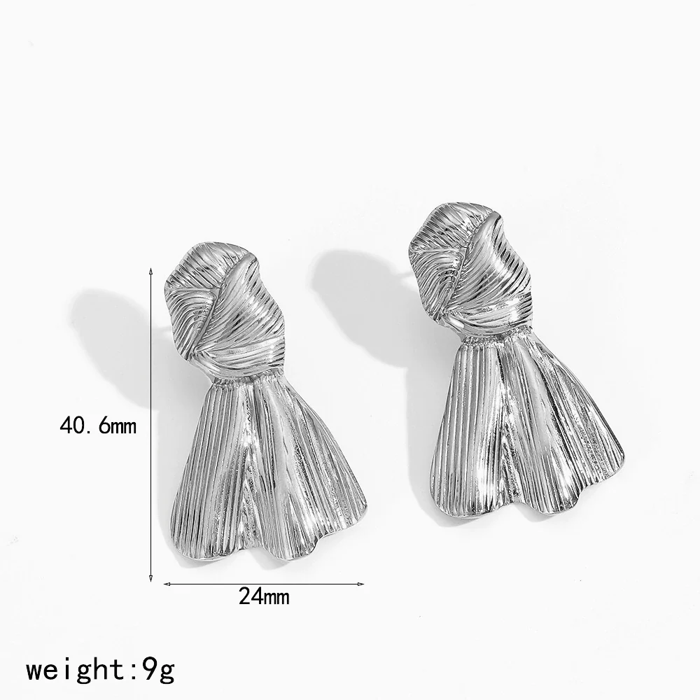 Wholesale French Retro Palace Style Bow Tie 18K Gold Plated Stainless Steel Earrings For Women - Image 7