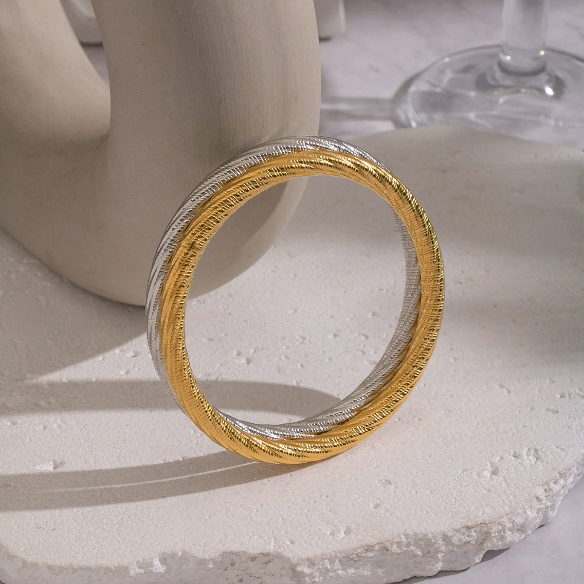 Wholesale Frosted Geometric Plain Circle Electroplated Stainless Steel Bracelet Jewelry For Women - Image 4
