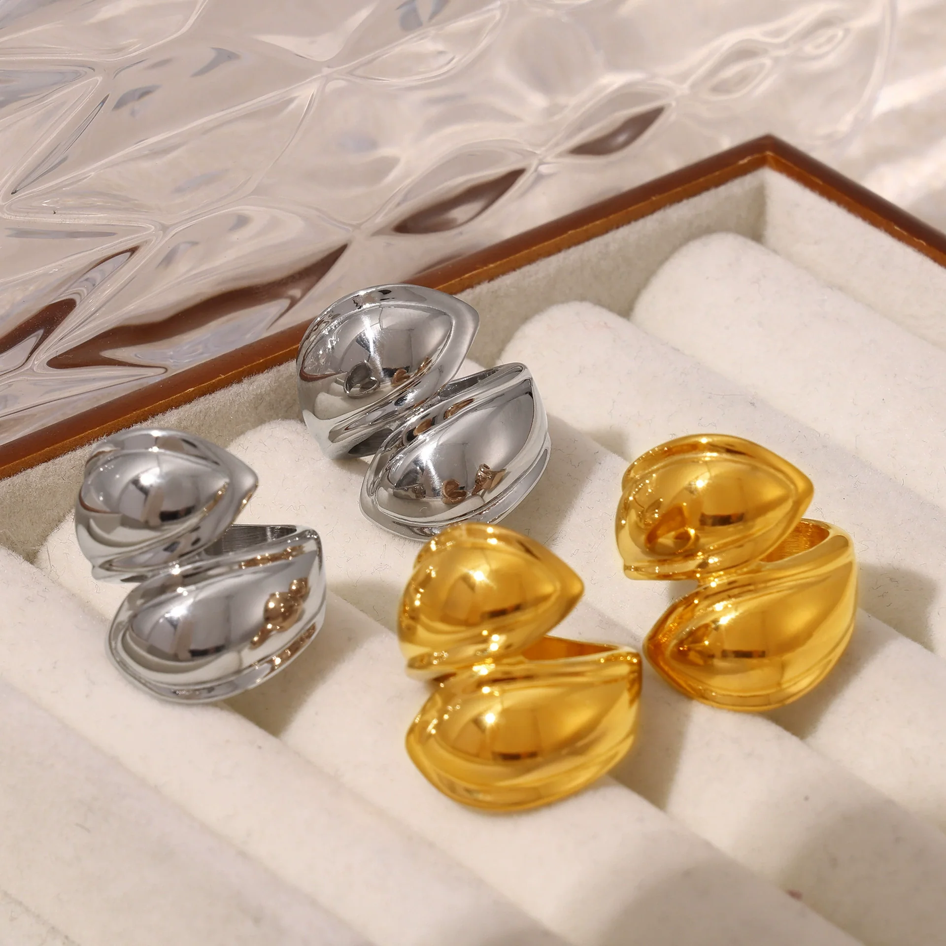 Wholesale Geometric Asymmetry 18K Gold Plated Titanium Steel Ring For Women Trend Jewelry - Image 2
