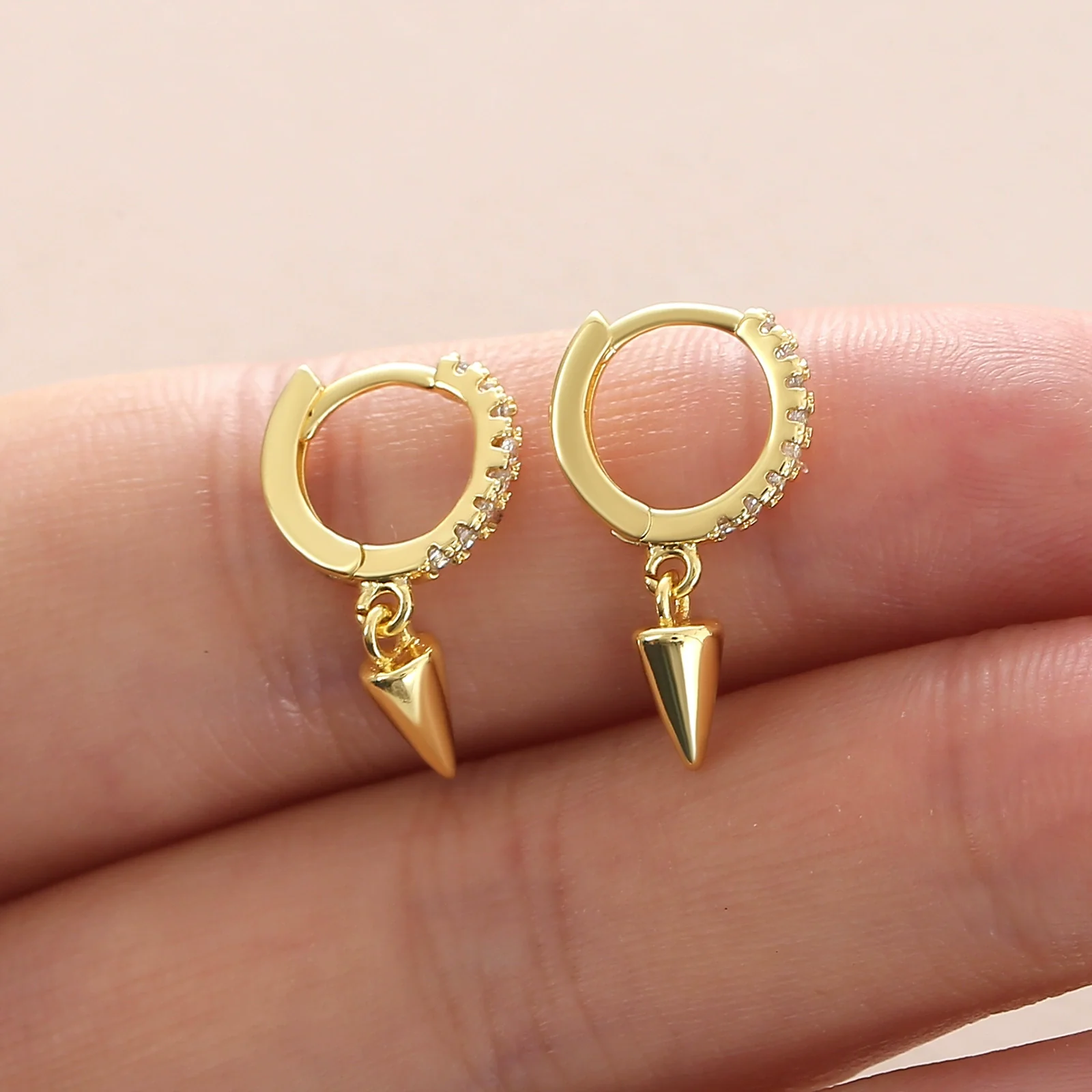 Wholesale Geometric Copper Electroplated 18K Gold Zirconinlaid Round Pointed Cone Drop Earrings For Women - Image 3