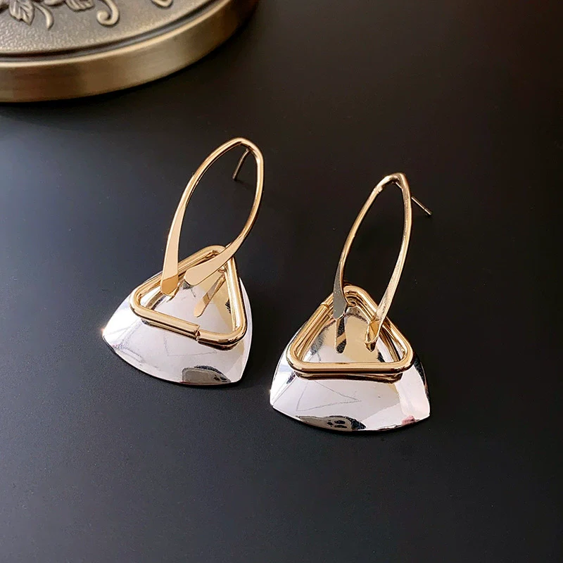 Wholesale Geometric Copper Electroplated Highend Women's Triangle Chain Earrings - Image 6
