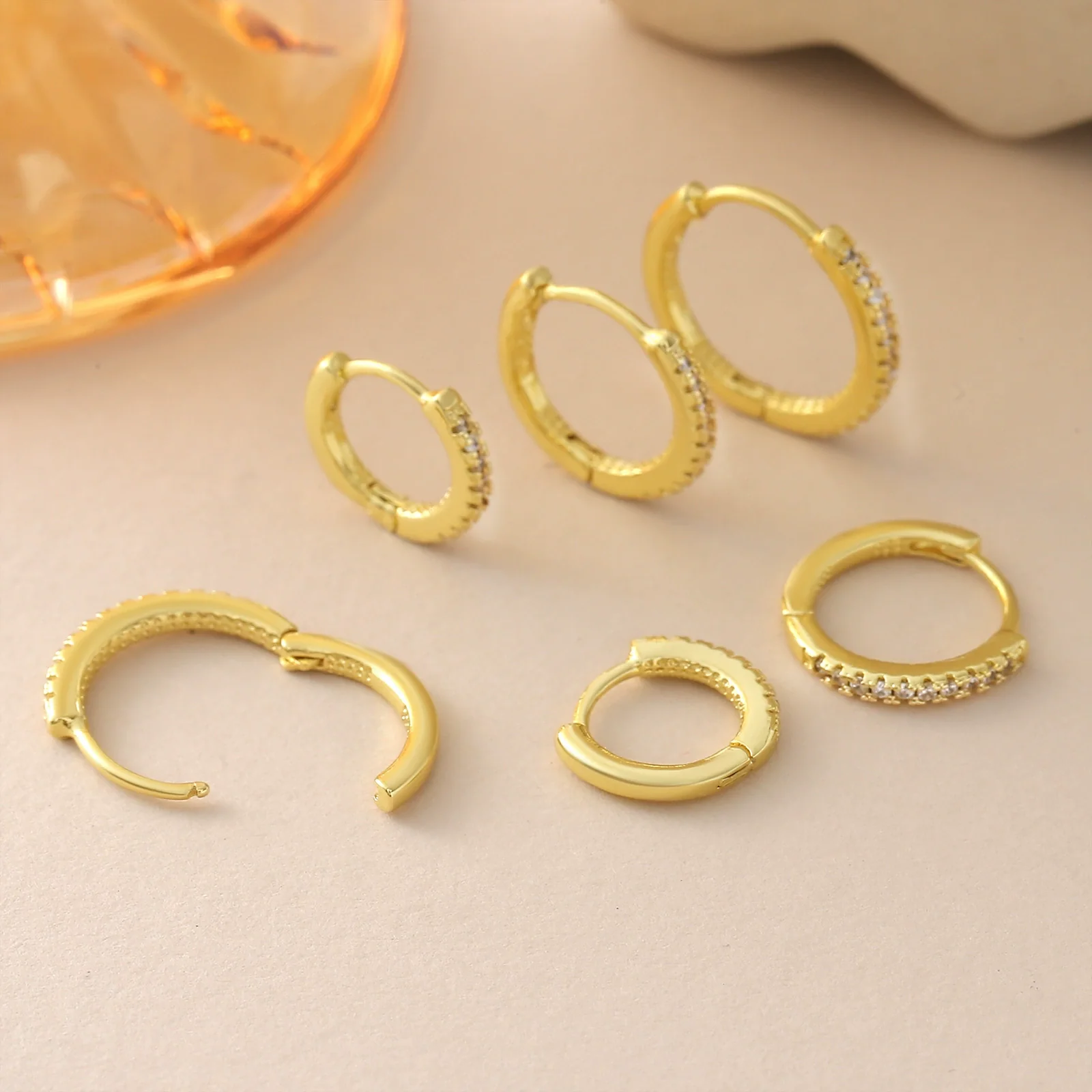 Wholesale Geometric Copper Goldplated Zircon Inlaid Hoop Earrings Unisex - Image 2