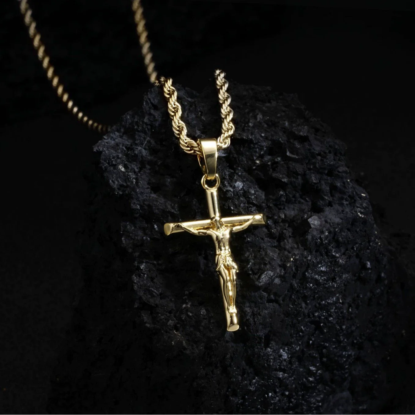 Wholesale Geometric Cross Copper Gold Plated Jewelry Necklace For Men And Women - Image 2