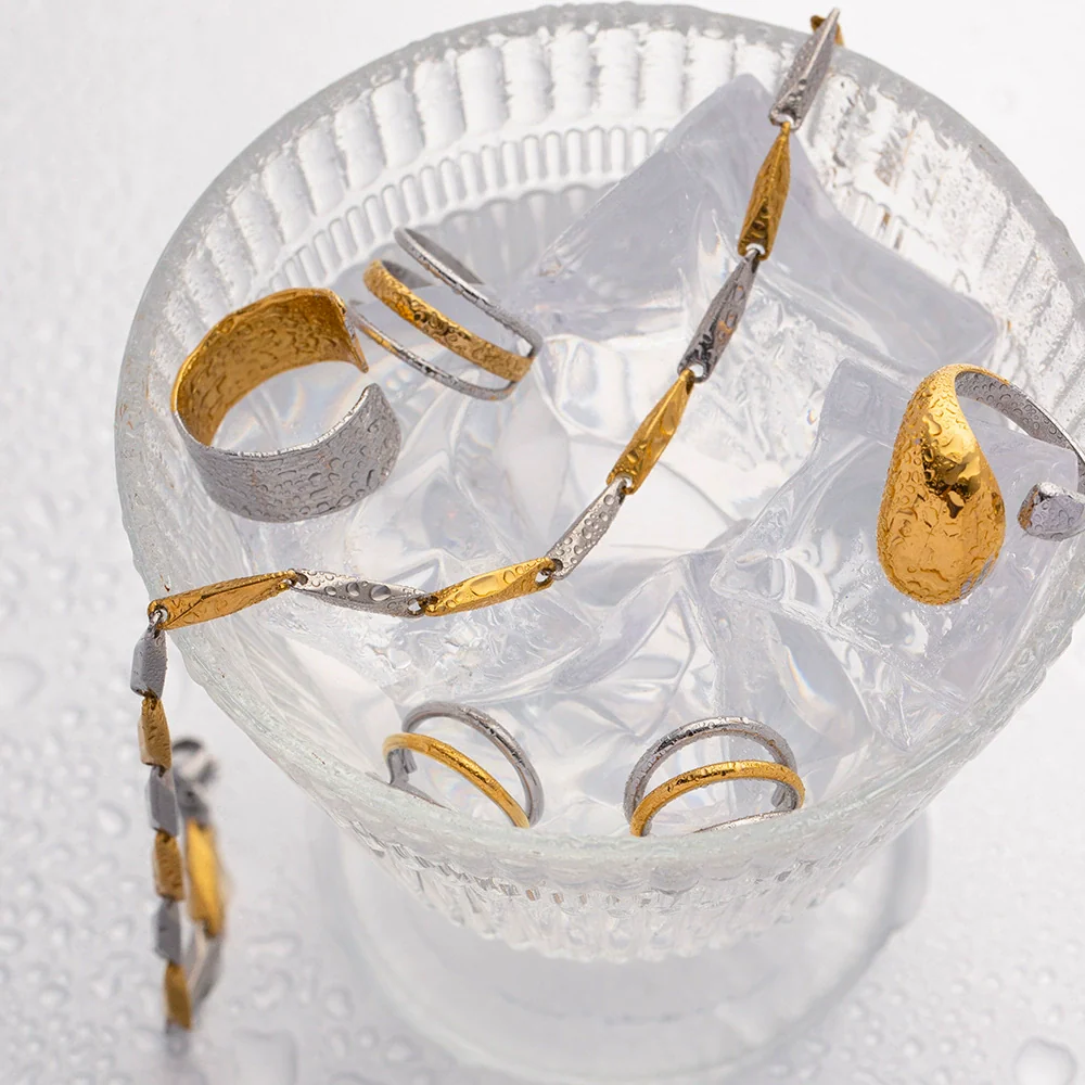 Wholesale Geometric Design Gold And Silver Colormatching Electroplated Stainless Steel Earrings For Women - Image 2
