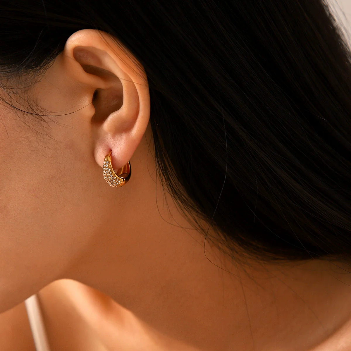 Wholesale Geometric Electroplated 18K Gold Stainless Steel Diamond Earrings For Women - Image 2