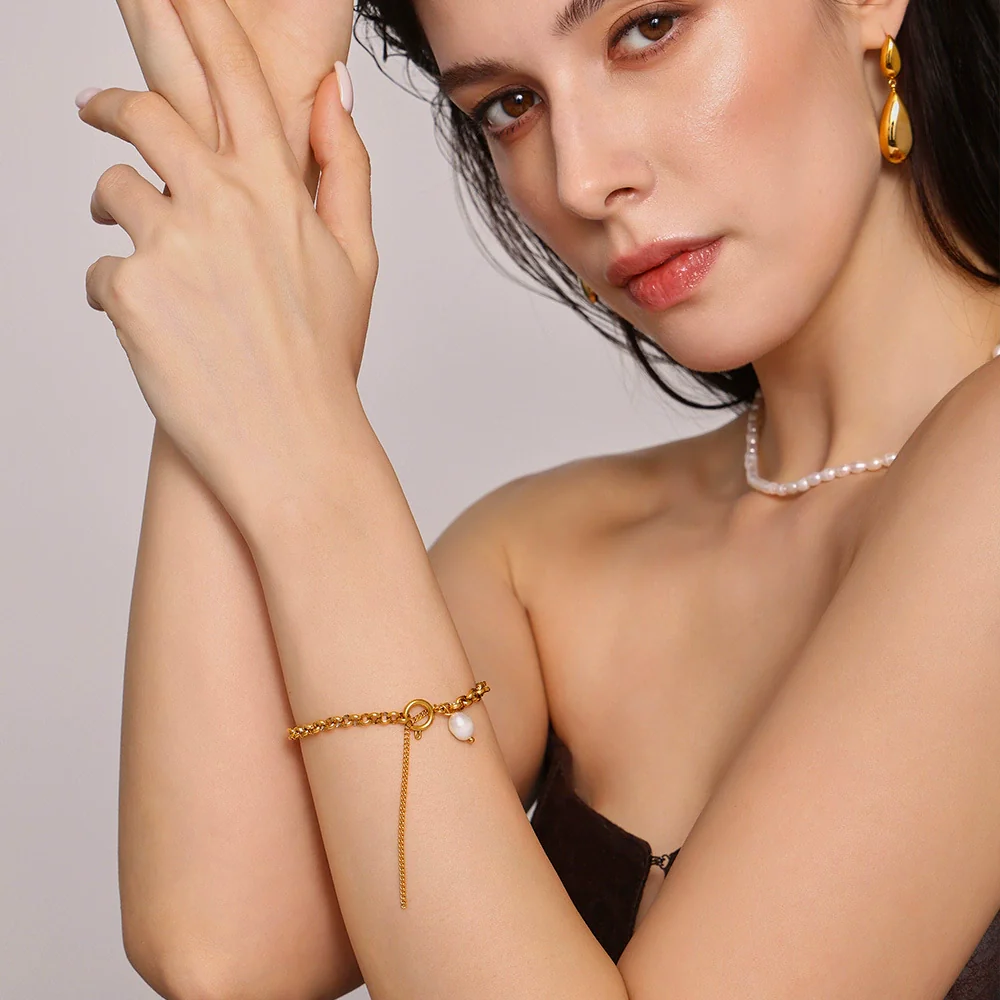 Wholesale Geometric Electroplated Freshwater Pearl And Titanium Steel Bracelet For Unisex - Image 3