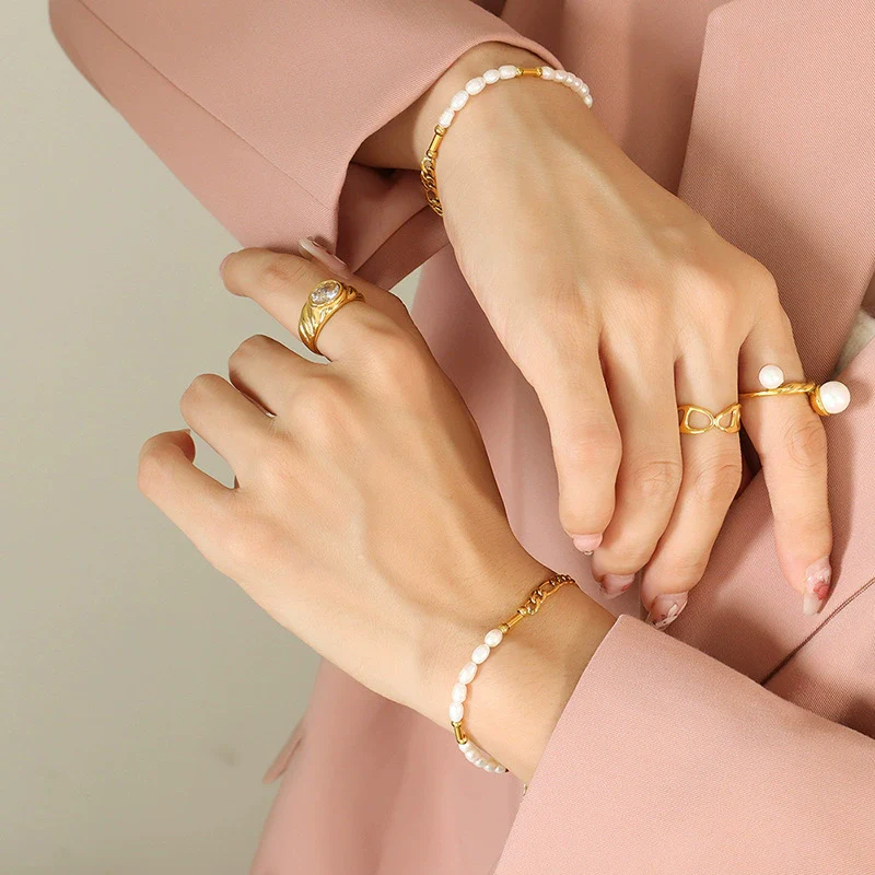 Wholesale Geometric Electroplated Titanium Steel Strip Beaded Chain Bracelet With Freshwater Pearl For Women