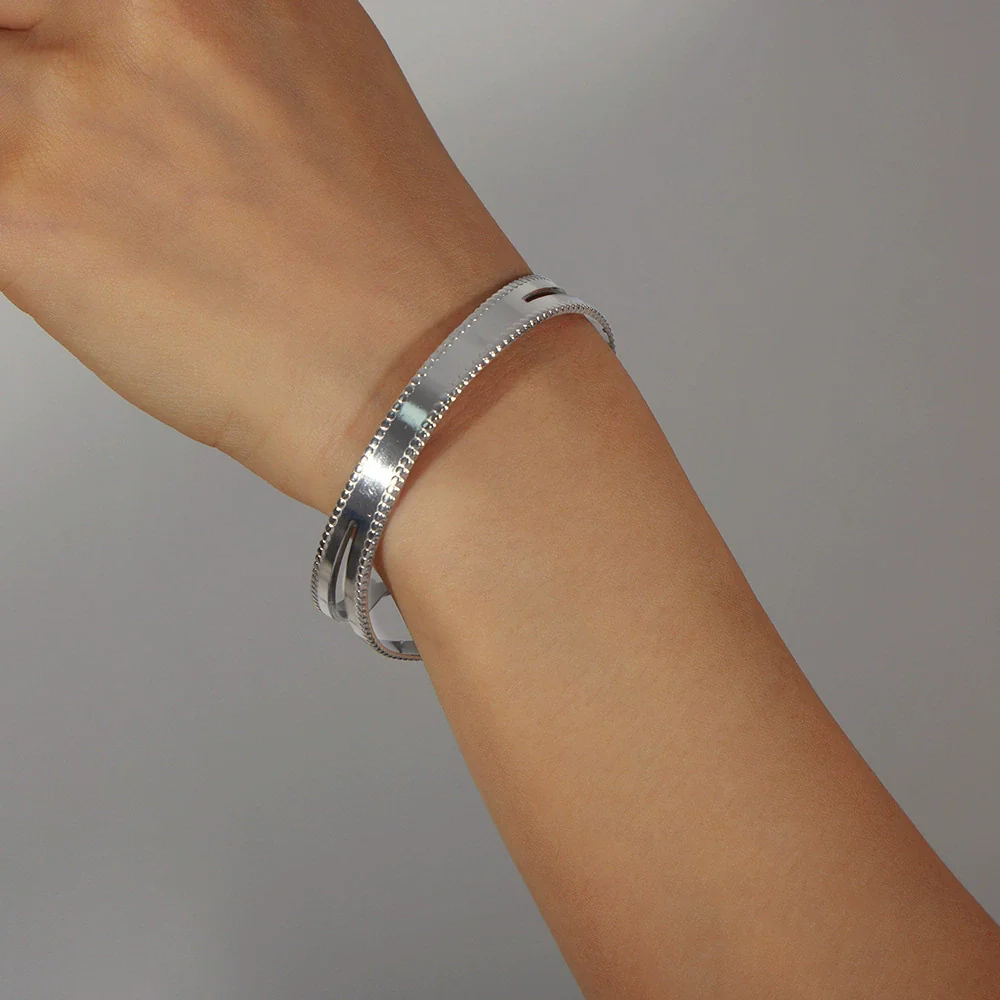 Wholesale Geometric Exaggeration Style Cshaped Titanium Steel 18K Gold Plated Open Bracelet For Female - Image 5