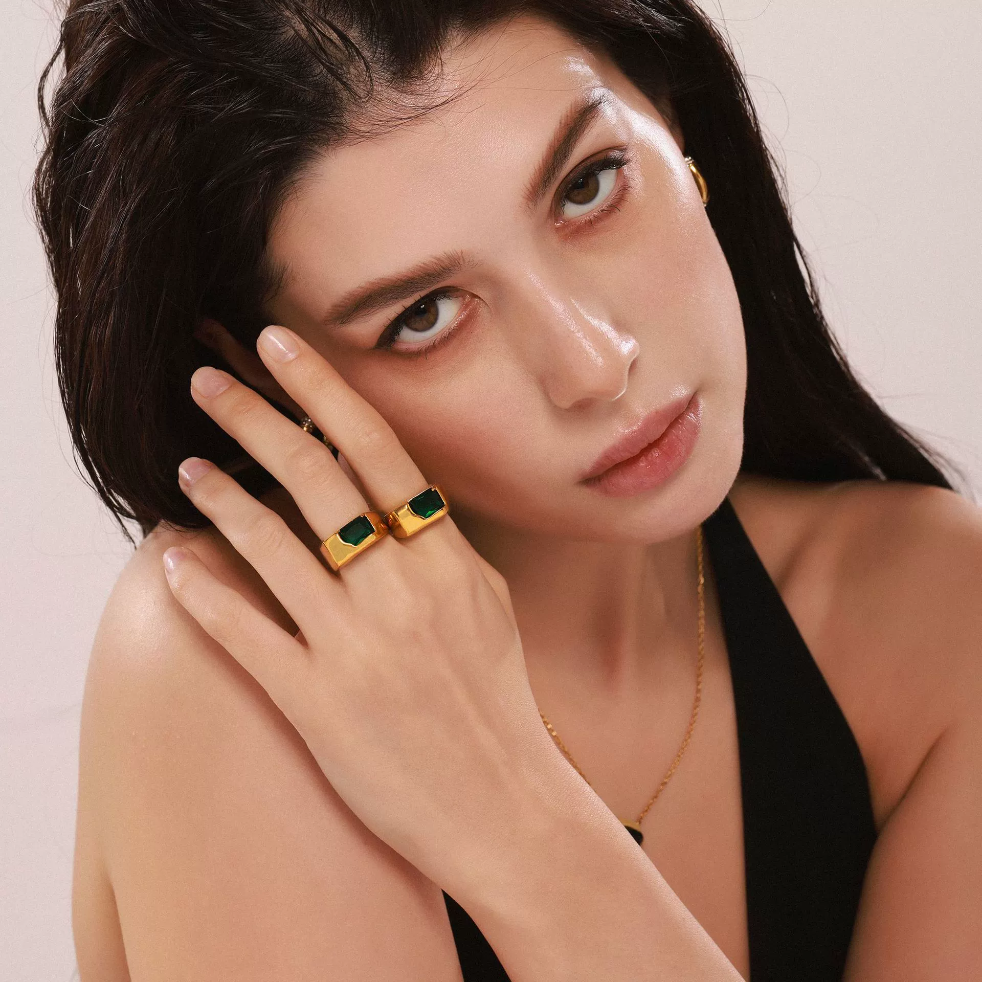 Wholesale Geometric Green Zircon Stainless Steel Electroplated Open Finger Ring For Unisex With Light Luxury Style - Image 4