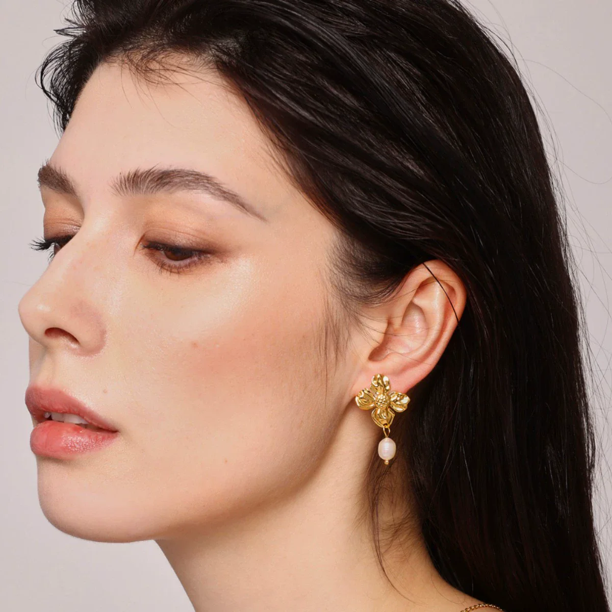 Wholesale Geometric Light Luxury Freshwater Pearl And Titanium Steel Gold Plated Tassel Earrings For Women - Image 3