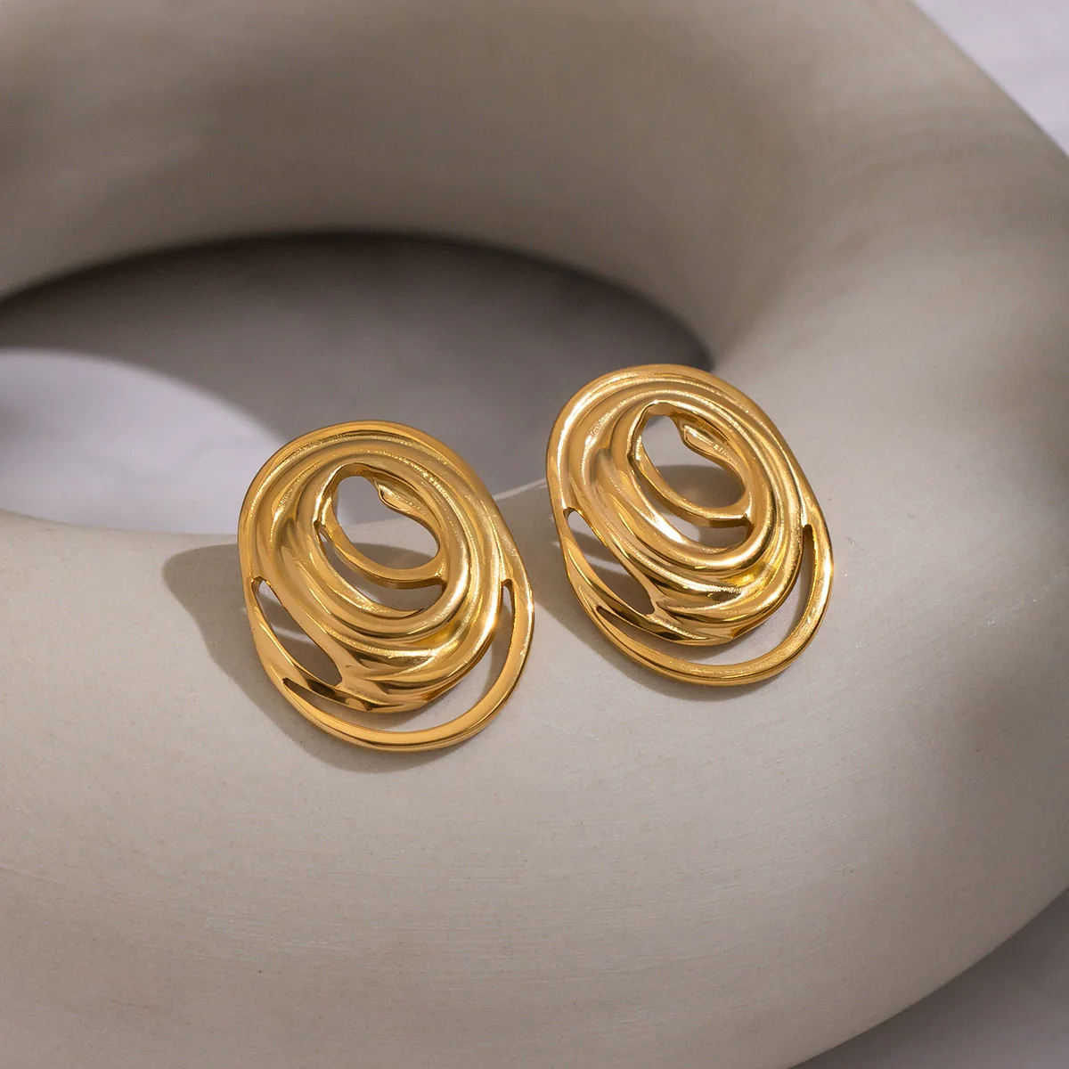 Wholesale Geometric Line Oval Ring Earrings For Women Stainless Steel Pvd Furnace Vacuum Real Gold Plated - Image 3