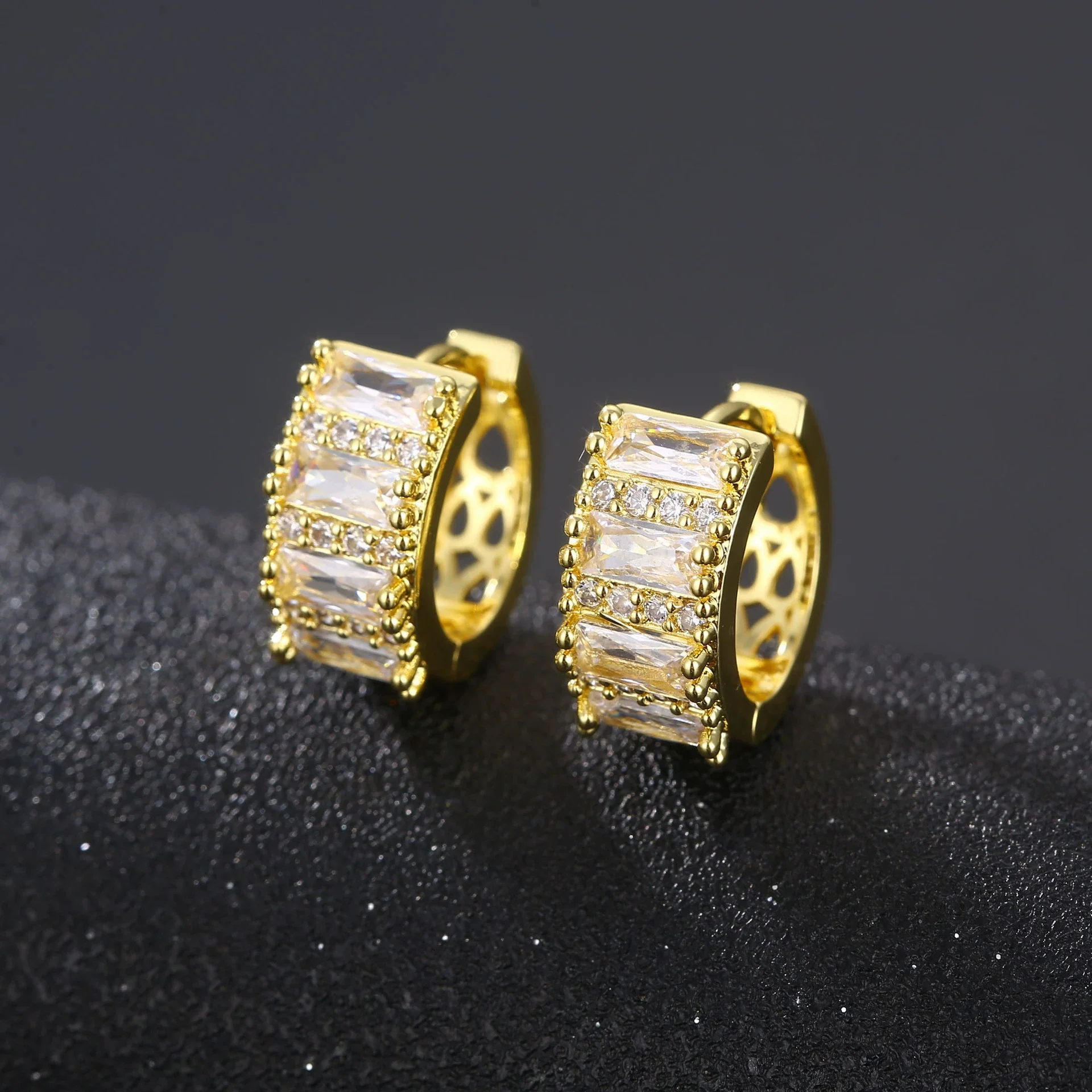 Wholesale Geometric Microinlaid Zircon Ear Buckle Women's Earrings Made Of Environmental Protection Copper With Electroplating Treatment - Image 2
