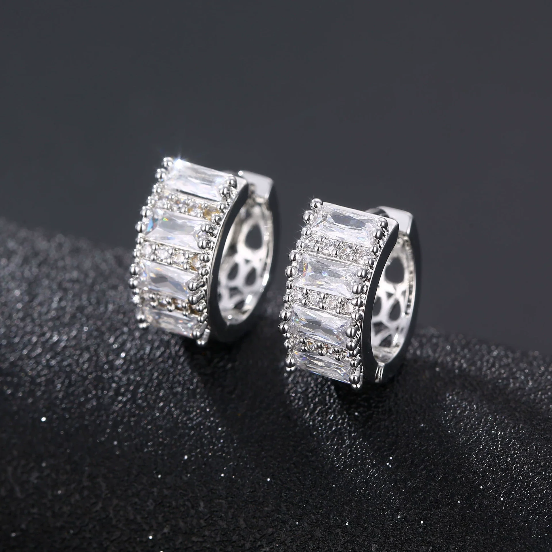 Wholesale Geometric Microinlaid Zircon Ear Buckle Women's Earrings Made Of Environmental Protection Copper With Electroplating Treatment - Image 3