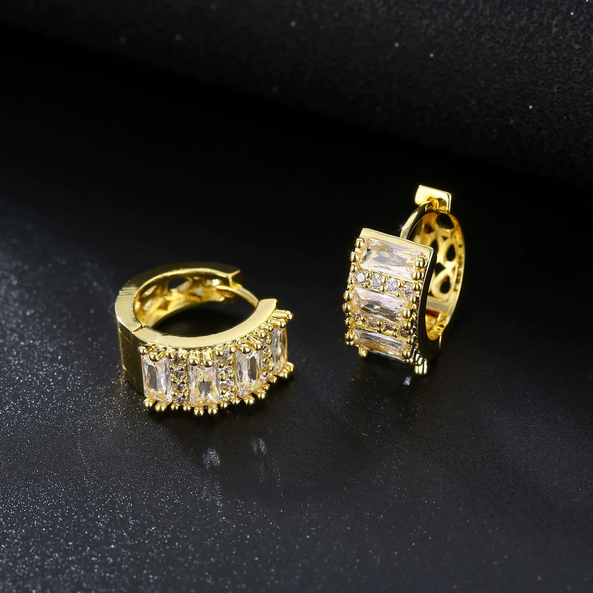 Wholesale Geometric Microinlaid Zircon Ear Buckle Women's Earrings Made Of Environmental Protection Copper With Electroplating Treatment - Image 4
