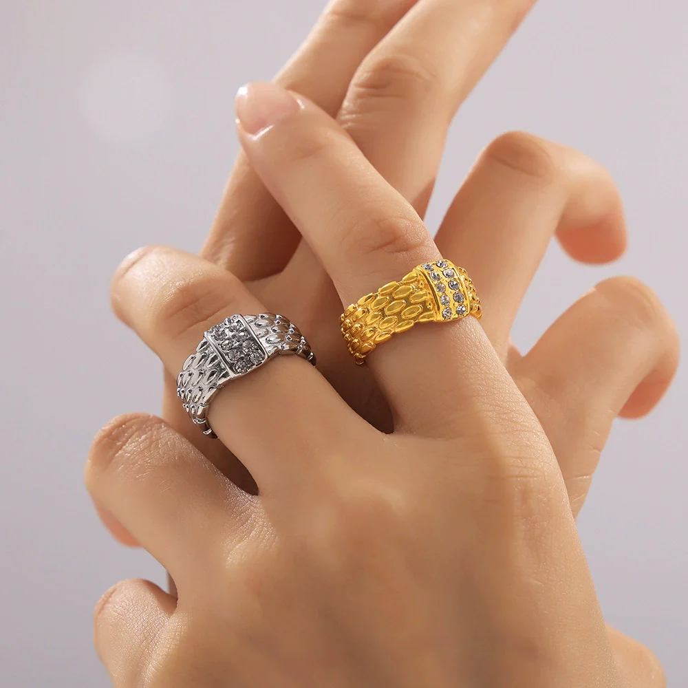 Wholesale Geometric Patterned Inlaid Woven Texture 18K True Gold Plated Titanium Steel Ring Jewelry For Women
