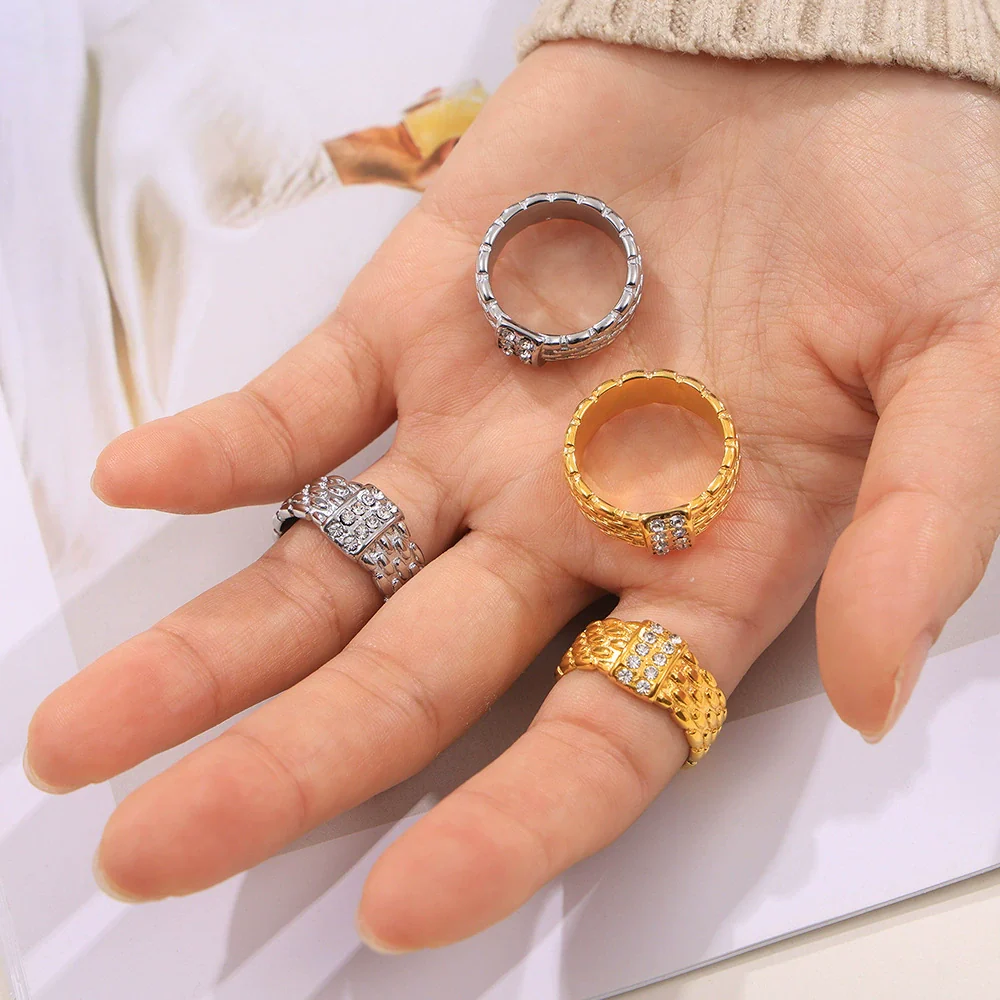 Wholesale Geometric Patterned Inlaid Woven Texture 18K True Gold Plated Titanium Steel Ring Jewelry For Women - Image 3