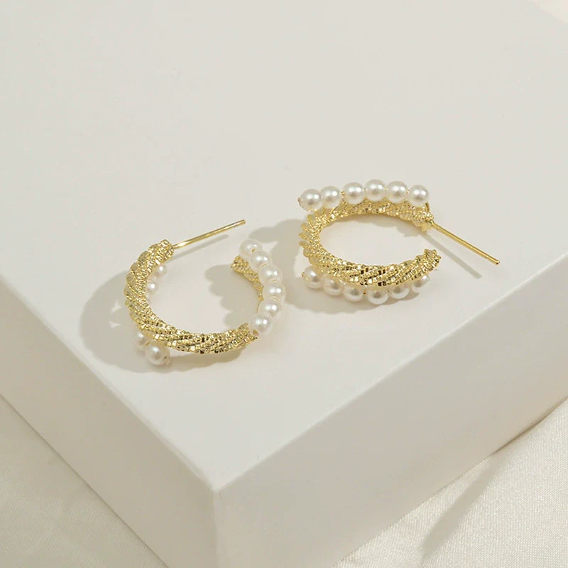Wholesale Geometric Pearl Earrings Copper S925 Silver Needle Metal Style For Female - Image 2