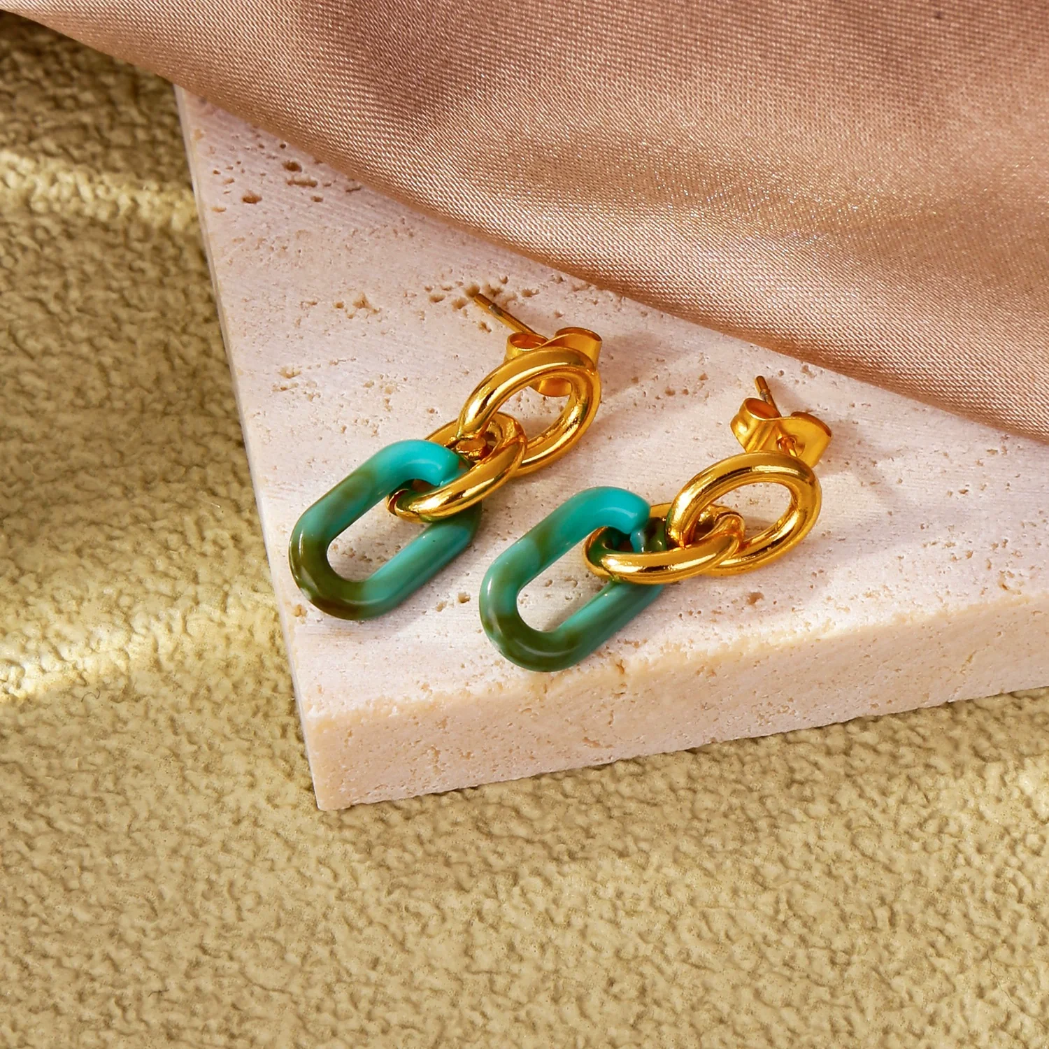 Wholesale Geometric Personality Earrings Acrylic Stainless Steel Mixed Material 18K Gold Plated Electroplating For Women - Image 3