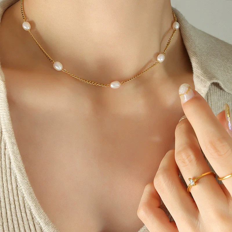 Wholesale Geometric Personality Freshwater Pearl Spliced Titanium Steel Gold Plated Necklace For Women - Image 3