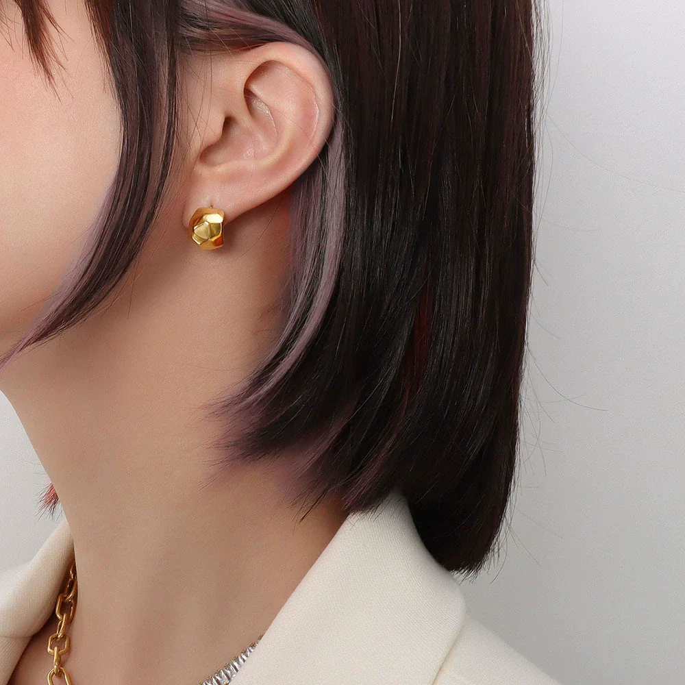 Wholesale Geometric Rhombus Textured Titanium Steel 18K Gold Plated Earrings - Image 2