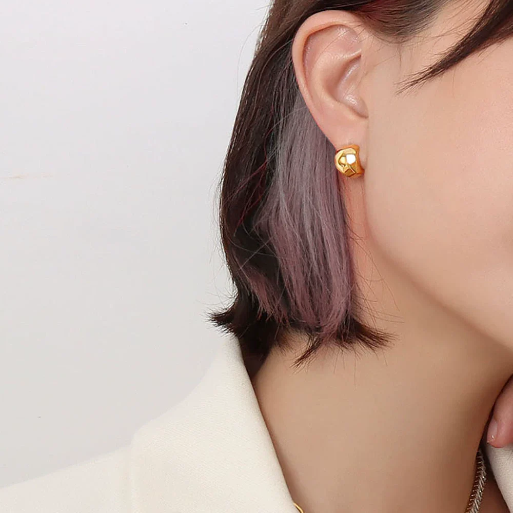 Wholesale Geometric Rhombus Textured Titanium Steel 18K Gold Plated Earrings - Image 5
