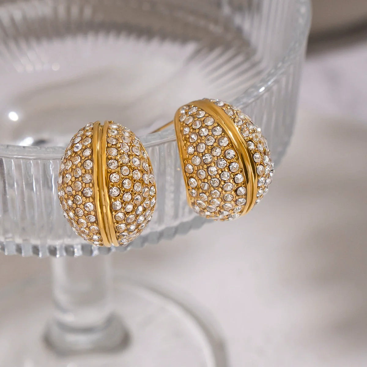 Wholesale Geometric Ringshaped Inlaid Rhinestone Stainless Steel Earrings With Pvd Furnace Vacuum Real Gold Plating For Women - Image 4