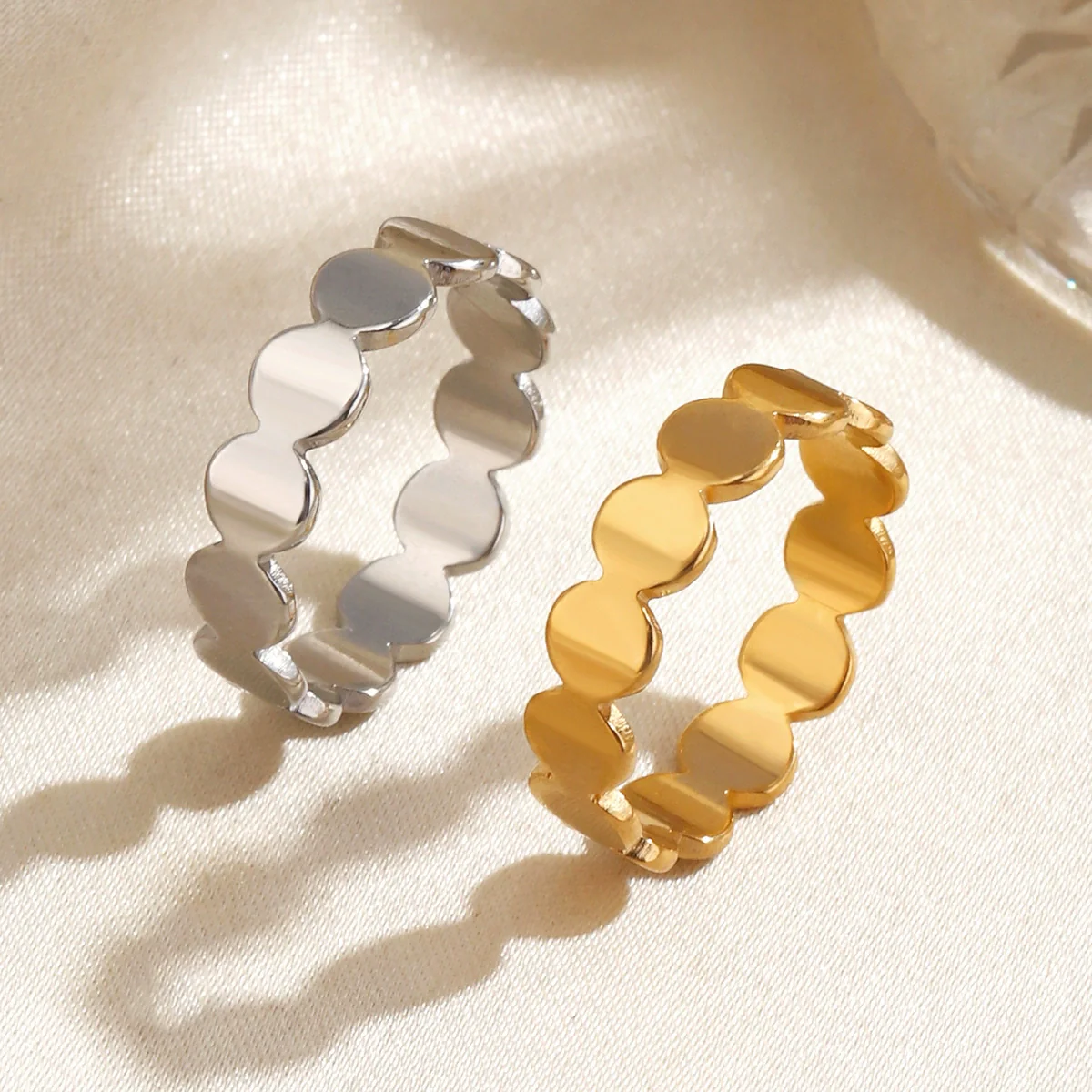 Wholesale Geometric Round Stainless Steel Ring For Women With Real Gold Electroplating