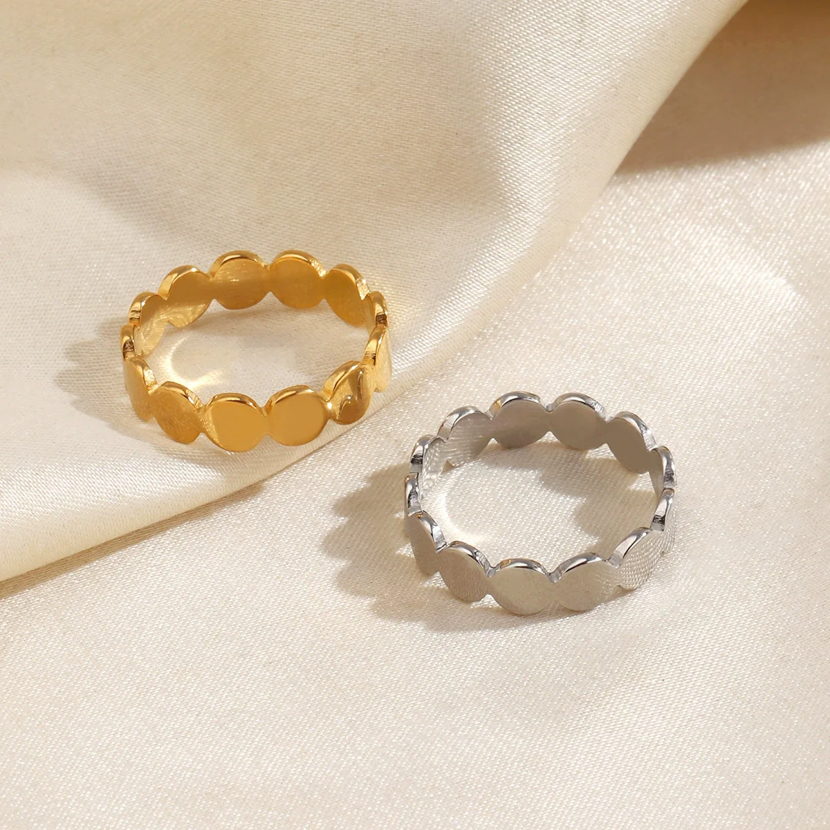 Wholesale Geometric Round Stainless Steel Ring For Women With Real Gold Electroplating - Image 3