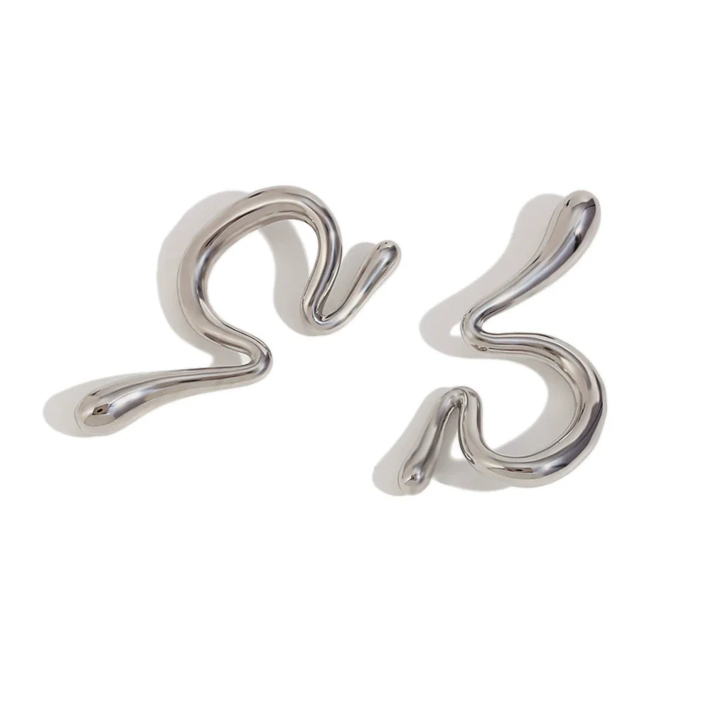 Wholesale Geometric Stainless Steel 18K Gold Plated Asymmetrical Liquid Curved Ear Clip Earrings For Women - Image 5