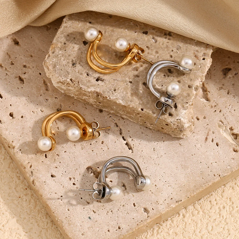 Wholesale Geometric Stainless Steel 18K Gold Plated Mini Twisted Pearl Earrings For Women - Image 3