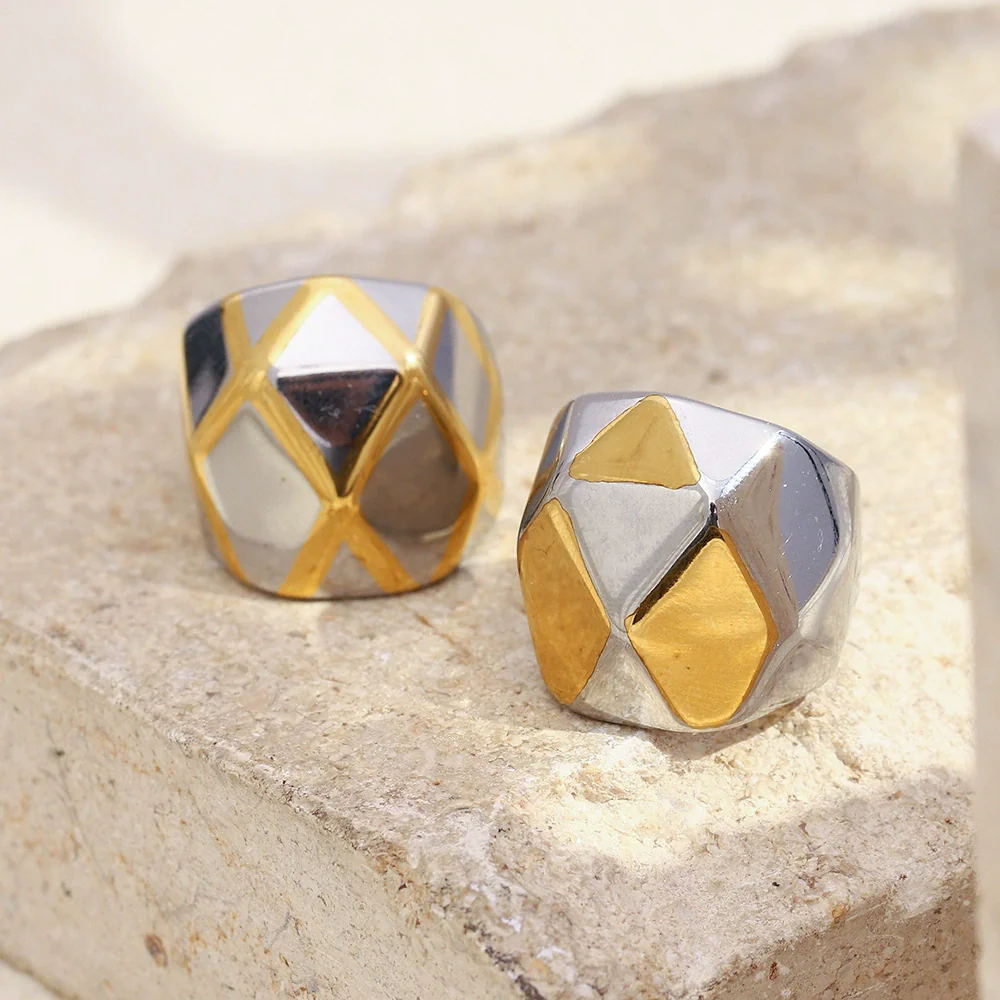 Wholesale Geometric Stainless Steel 18K Gold Plated Stereo Gold Ball Ring For Women In Light Luxury Style