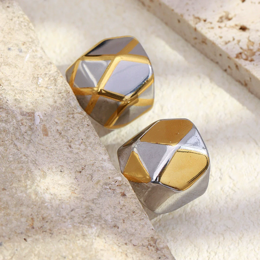 Wholesale Geometric Stainless Steel 18K Gold Plated Stereo Gold Ball Ring For Women In Light Luxury Style - Image 3