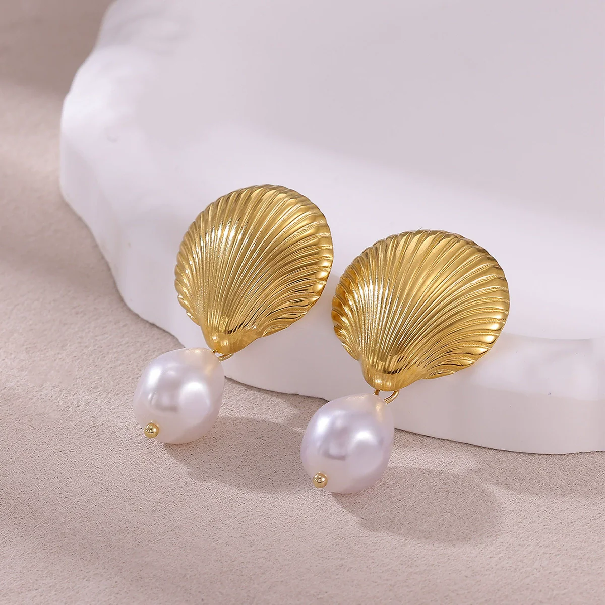 Wholesale Geometric Stainless Steel And Gold Electroplated Starfish Shell Earrings For Women And Men - Image 4