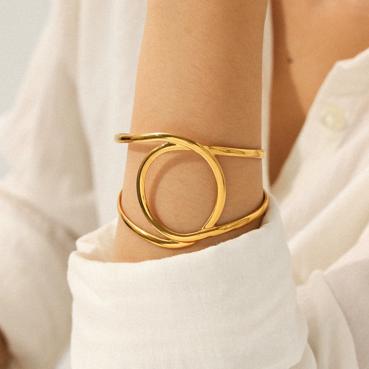 Wholesale Geometric Stainless Steel Electroplated Bracelet For Women Highend Jewelry - Image 2