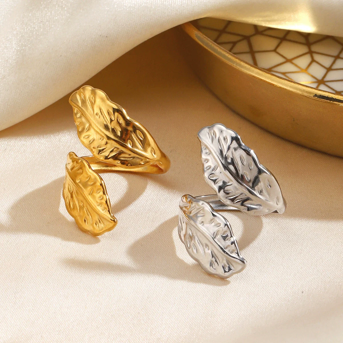 Wholesale Geometric Stainless Steel Electroplated Exaggerated Heavy Feather Opening Ring For Women - Image 3