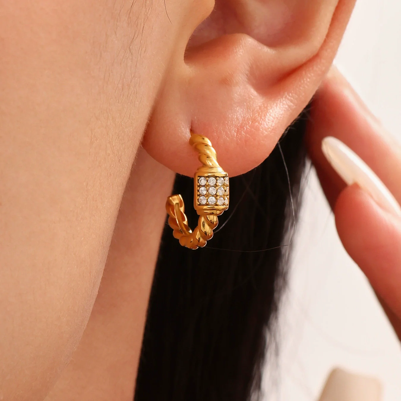 Wholesale Geometric Stainless Steel Electroplated Ferris Wheel Twist Cshaped Zircon Earrings For Women - Image 4