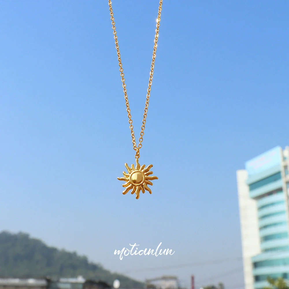 Wholesale Geometric Titanium Steel Goldplated Sun Pendant Necklace For Unisex